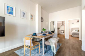 Vibrant 2-bed Apartment Close to the Seafront